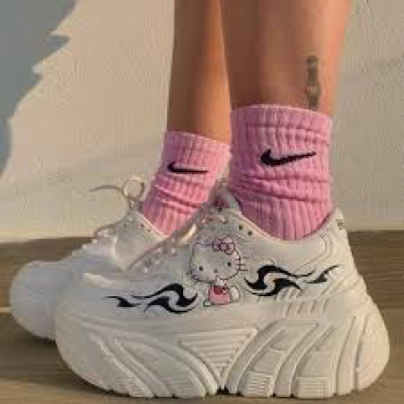 Hello Kitty Shoes - Bershka Hello Kitty Shoes Women’s Size 5.5 Euro 36 Platform Trainers Sneakers